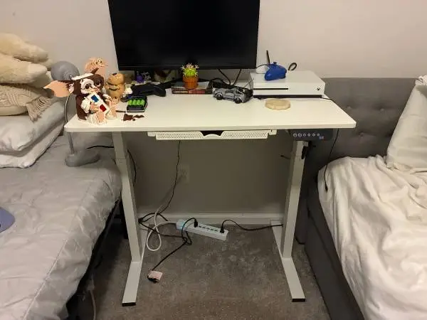 Adjustabke standing desk