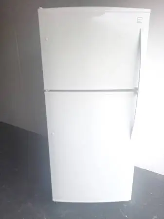 KENMORE FRIDGE GOOD AND CLEAN