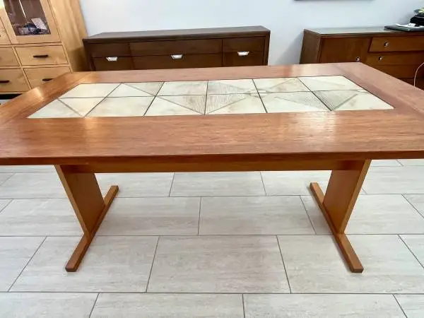 Classy Expanding Dining Table & Stone Center