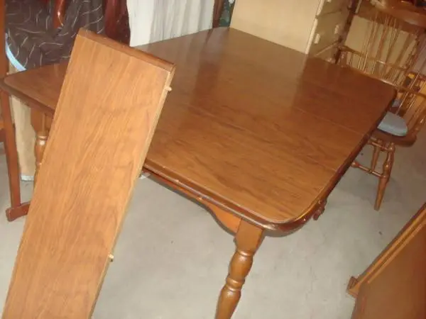 nice table, w leaf,  / 6 nice chairs