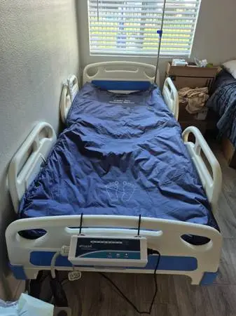 Fully Electric Hospital Bed W/Upgraded Digital Air Mattress  $1000 obo
