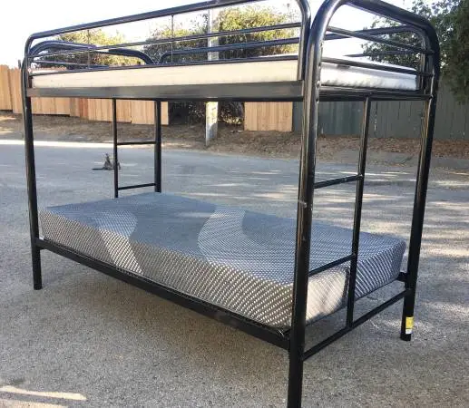 ****Metal Twin Bunk Bed with Mattress ****