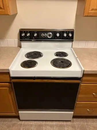 RANGE / STOVE