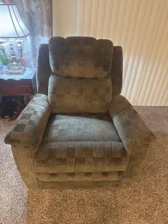 La Z Boy lift recliner