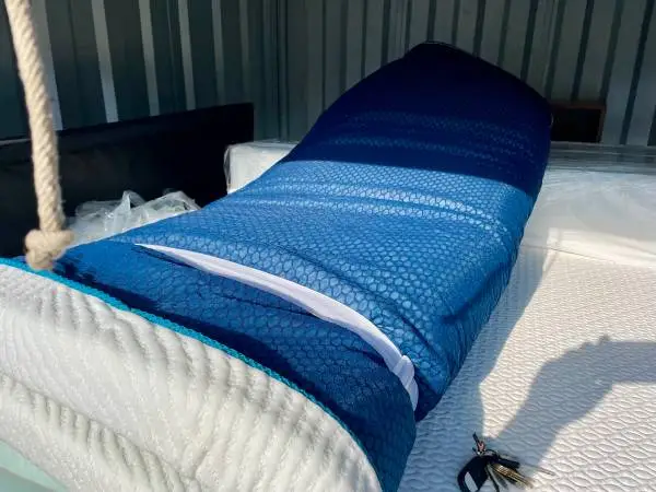 NEW KINGSIZE MATTRESS TOPPER.