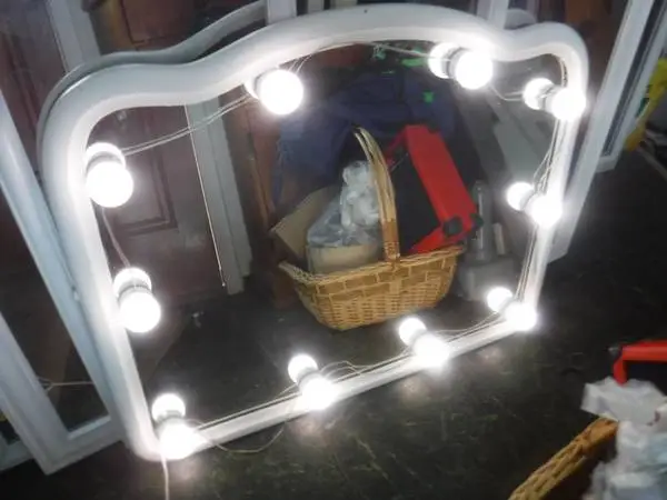 Lighted Makeup Mirror