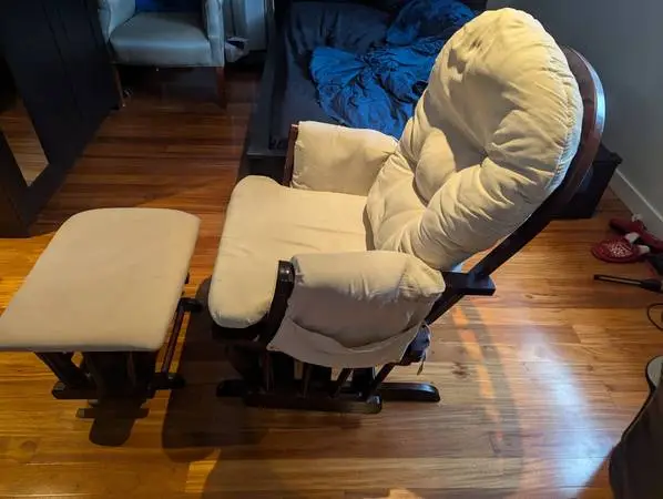 Nice recliner chair set can be for nursing mother and baby