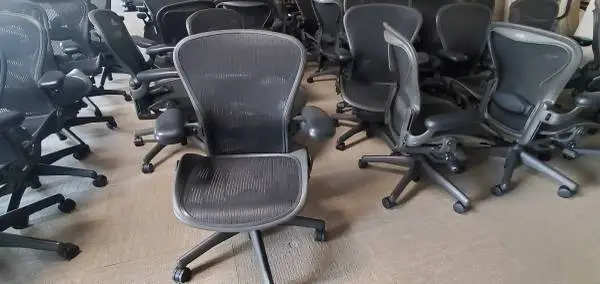 Herman Miller AERON Office Chairs size C (LIKE NEW)