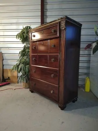 🟡 precious tall dresser in great shape and condition 🔴