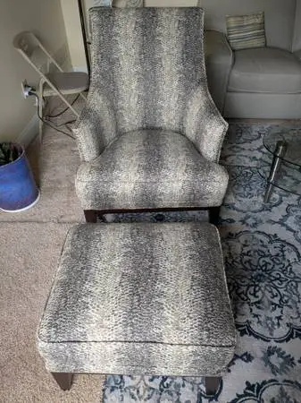 Snakeskin Print Wing Accent Swoop Chair w Ottoman