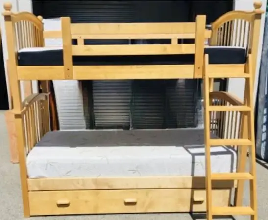 •••••Twin Bunk Bed •••••