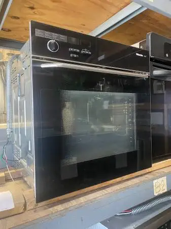23W Black Miele Combo Oven 1 Rack Model#H217 Serial #11/27254420 Used