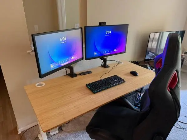Complete Gaming + Workstation Setup – Jarvis Standing Desk, Dual 144Hz+ Monito