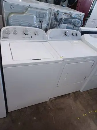 WHIRLPOOL washer and dryer set, top load