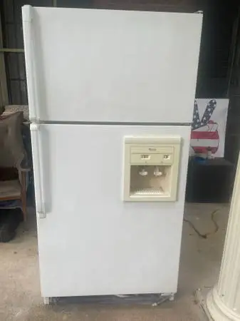 Whirlpool 22 cubic foot REFRIGERATOR
