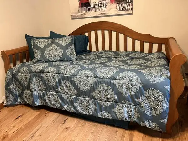 bed - day bed/trundle