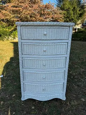 Vintage white wicker 5 drawer dresser
