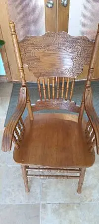 Throne wooden table chairs