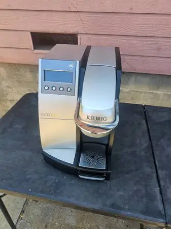 Keurig B3000SE Heavy-Duty Commercial Single-Cup Coffee Maker K-Cup