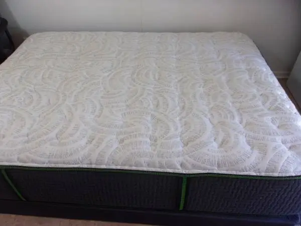 BRAND NEW QUEEN MATTRESS WITH MATCHING BOXSPRINGS