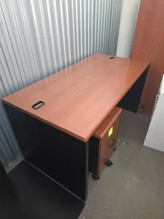 Heavy duty office desks (4)