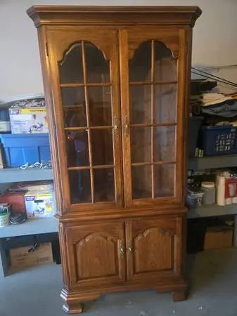 Thomasville corner cupboard  NICE