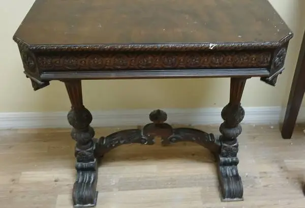Johnson-Handley-Johnson Co. Accent Table