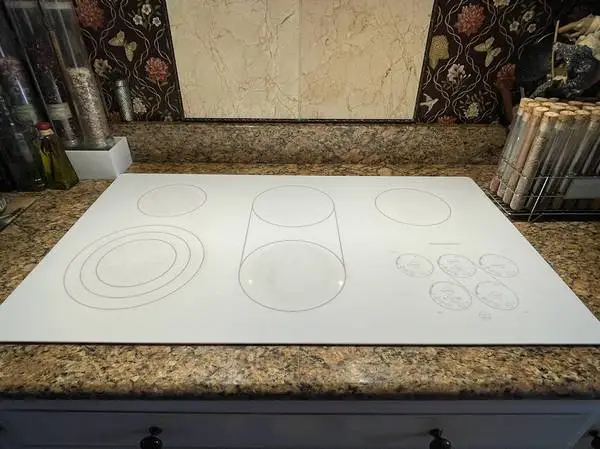 KitchenAid White 5 burner cooktop 36 x 21 x  2 7/8  KECC568RPW01