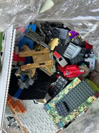 Lots and lots of LEGOS / Mega blocks