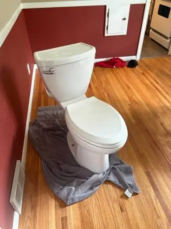 Toilet 25$ obo