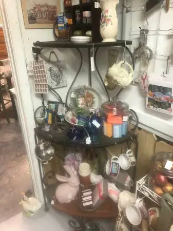 Corner bakers rack