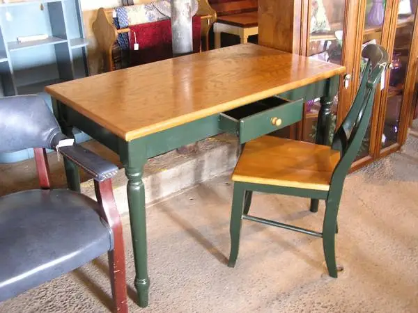 TABLE DESK AND CHAIR