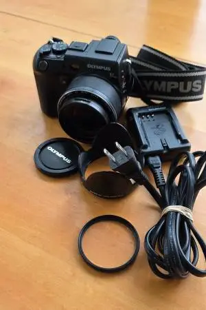 Olympus 8.0MP CAMEDIA C-8080 Digital Wide Zoom Camera
