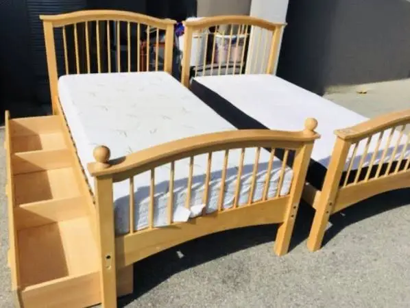 ****(2) Twin Beds With Mattresses *****