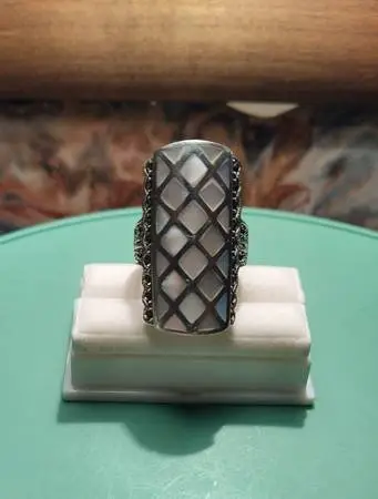 .925 Silver Harlequin Mother of Pearl Marcasite Long Scallop Edge Ring