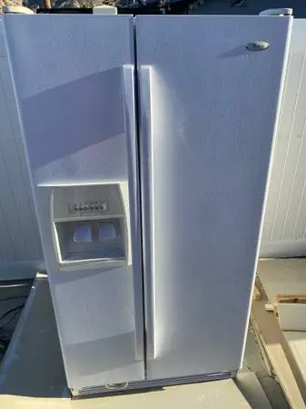 White Side By Side Fridge (Whirlpool) With Ice Maker Mint Cond