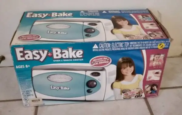 NEW VTG Easy Bake Oven Hasbro 2007 White Teal/Turquoise