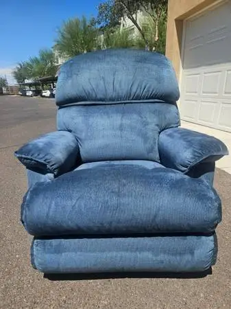 LAZY BOY 360 SWIVEL ROCKER RECLINER CHAIR