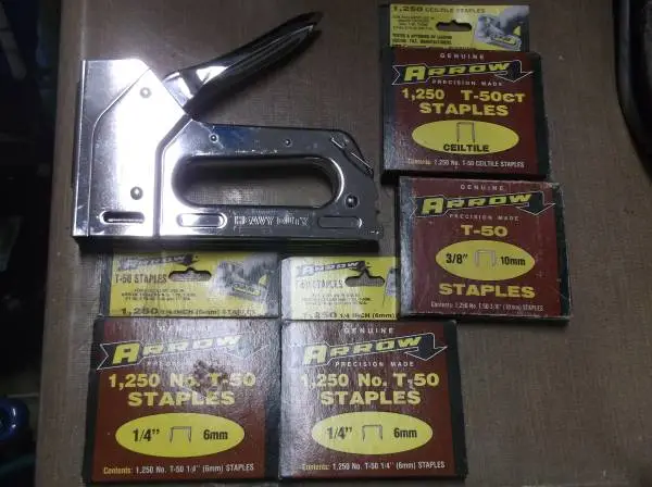 Stanley stapler w/staples (reduced)