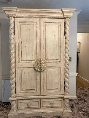 LARGE ARMOIR/WARDROBE