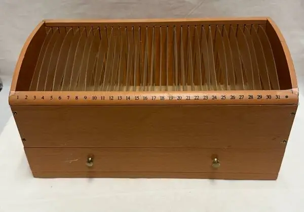 Vintage 31-day desktop bill and mail organizer
