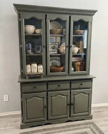 2pc China Cabinet / Buffet Hutch - local delivery available