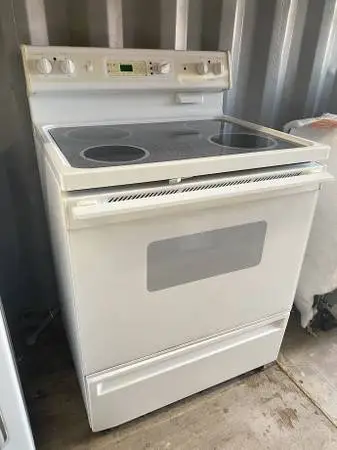 White Hotpoint Electric Stove Self Clean Model #RB787WB1WW Used