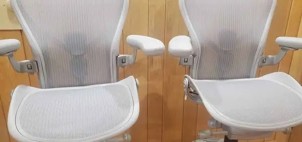 FULLY LOADED AERON REMASTERED STOOL/ OFFICE CHAIR RARE MINERAL COLOR