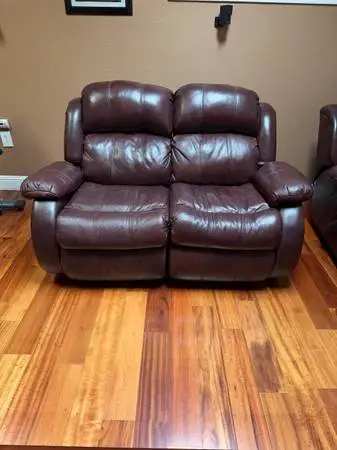 3 peice leather brown Recliner set with center and side table