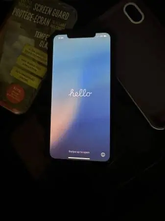 iPhone XS MAX , Black , 64 gb UNLOCKED