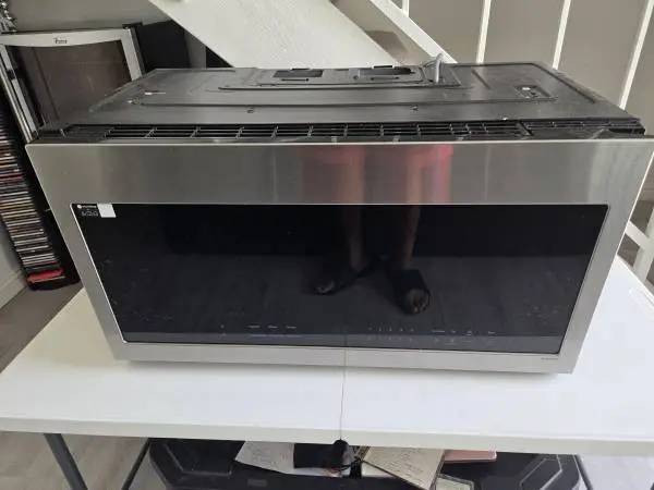 SAMSUNG Over-the-range Microwave 2.1 CU ft Wi-Fi stainless