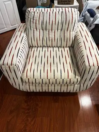 Living room chair; Cushioned armchair; very comfortable