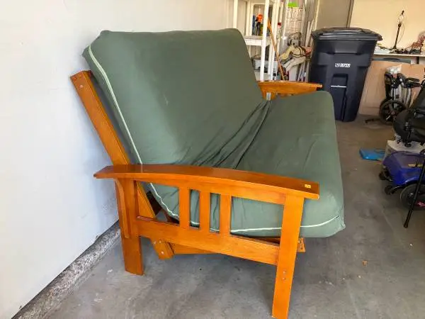 Futon couch/Queen bed