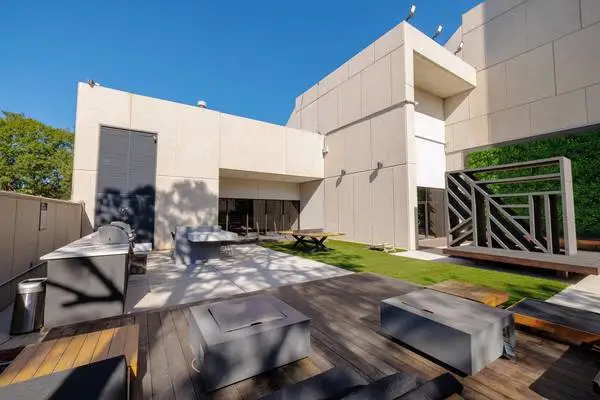 1bd 2ba, Controlled Access, Smoke-Free Building